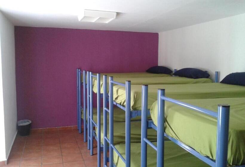 اتاق خانوادگی با سرویس بهداشتی مشترک, Albergue De Canfranc Estación