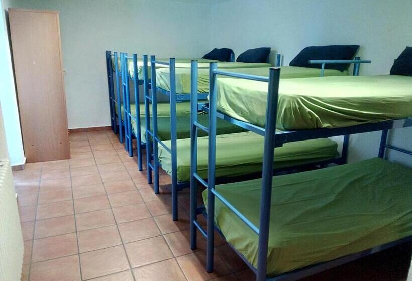 اتاق خانوادگی با سرویس بهداشتی مشترک, Albergue De Canfranc Estación