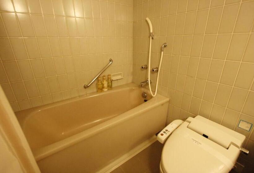 غرفة قياسية ثلاثية, Abest Meguro