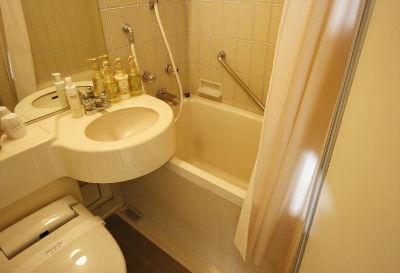 غرفة قياسية ثلاثية, Abest Meguro