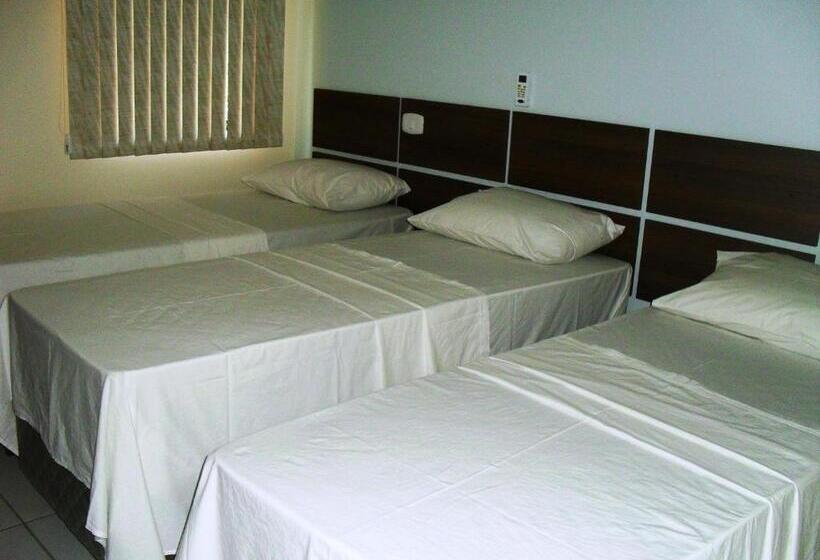Cameră Triplă Standard, Borari