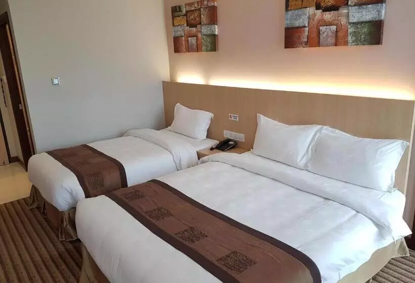 デラックストリプルルーム, Dehome Boutique