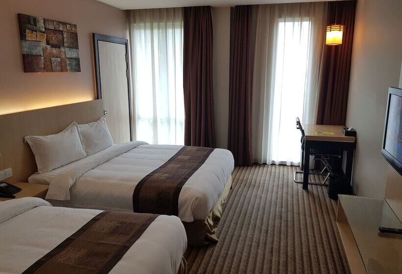 Quarto Triplo Deluxe, Dehome Boutique