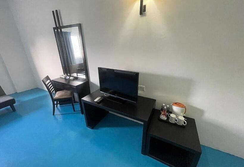 اتاق لوکس سه تخته, Kuala Melaka Inn
