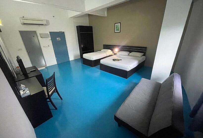 غرفة ديلوكس ثلاثية, Kuala Melaka Inn