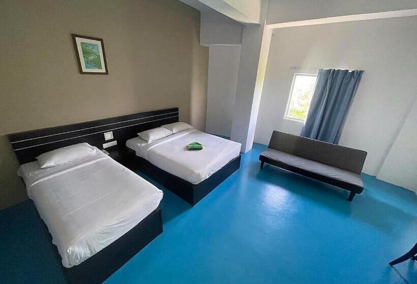 غرفة ديلوكس ثلاثية, Kuala Melaka Inn