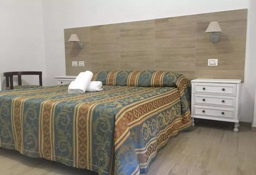 اتاق لوکس, La Bussola
