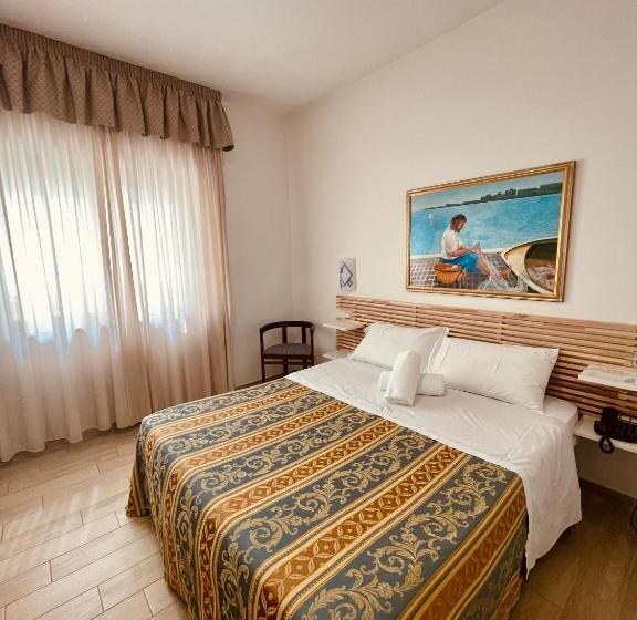 スタンダードルーム, La Bussola