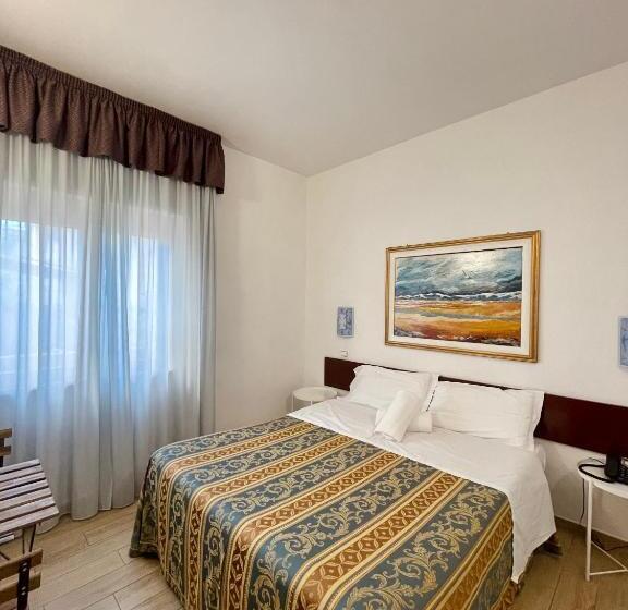 スタンダードルーム, La Bussola