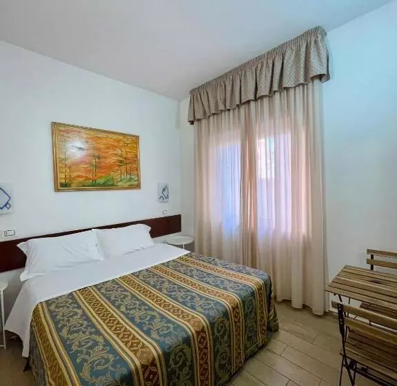 اتاق استاندارد یک نفره, La Bussola