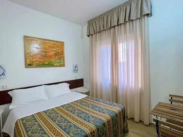 اتاق استاندارد یک نفره, La Bussola