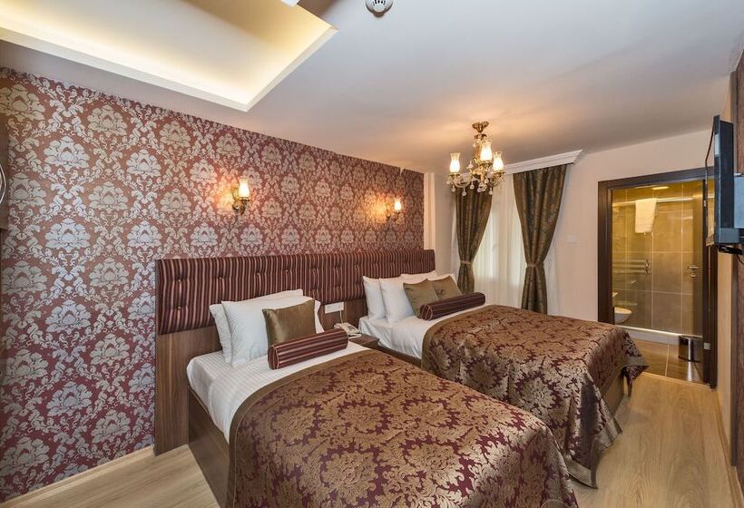 Deluxe Triple Room