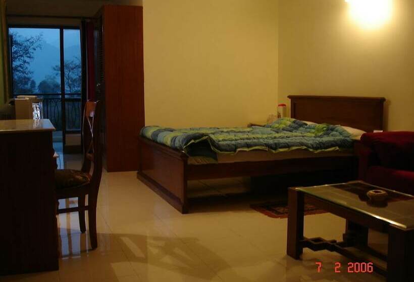 Cameră Superior cu Priveliște către Munte, Riverside Resort