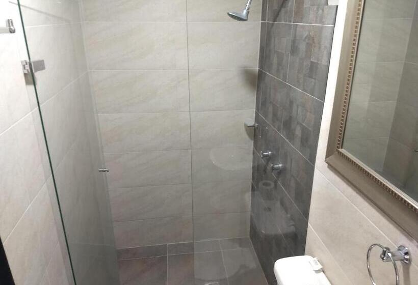 اتاق استاندارد سه نفره, Tayromar