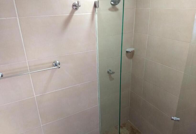 اتاق خانوادگی, Tayromar