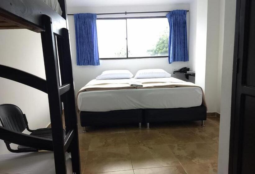 اتاق خانوادگی, Tayromar