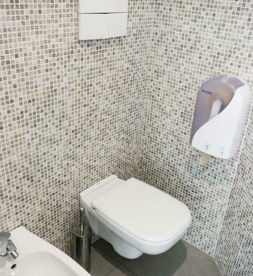 اتاق استاندارد با بالکن, Meet Gardalake Hostel