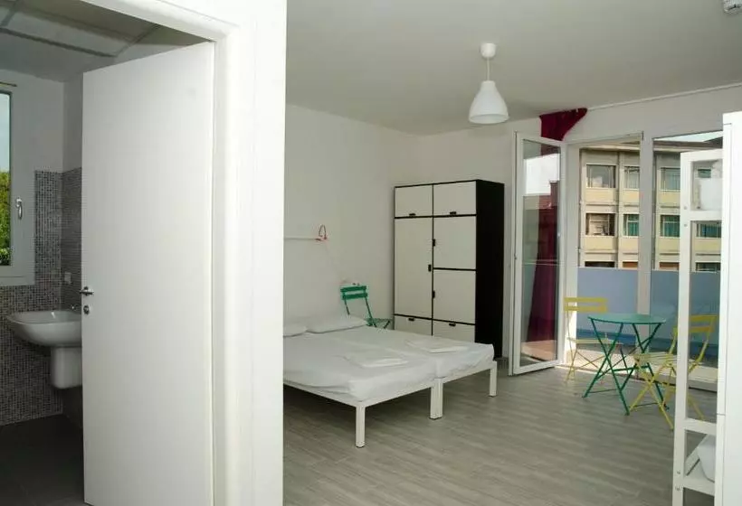 スタンダード４人部屋, Meet Gardalake Hostel
