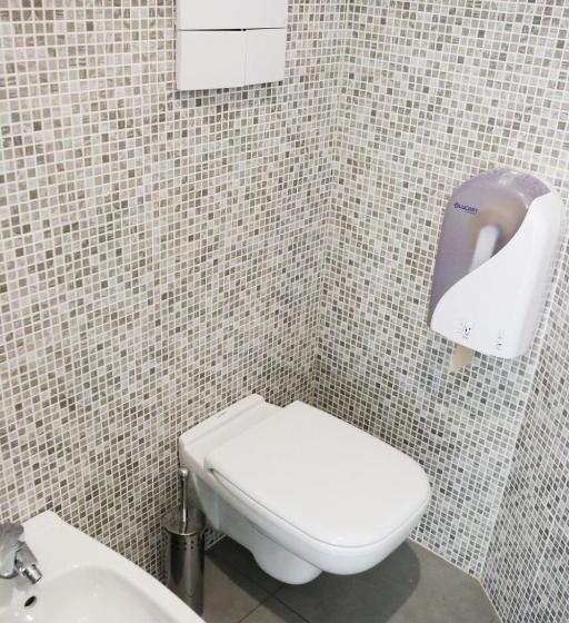 اتاق استاندارد, Meet Gardalake Hostel