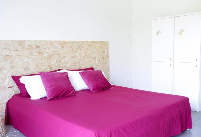 اتاق استاندارد, Meet Gardalake Hostel