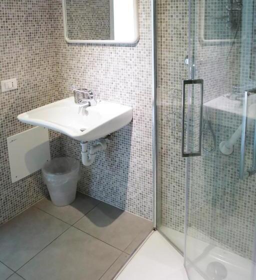 اتاق استاندارد, Meet Gardalake Hostel