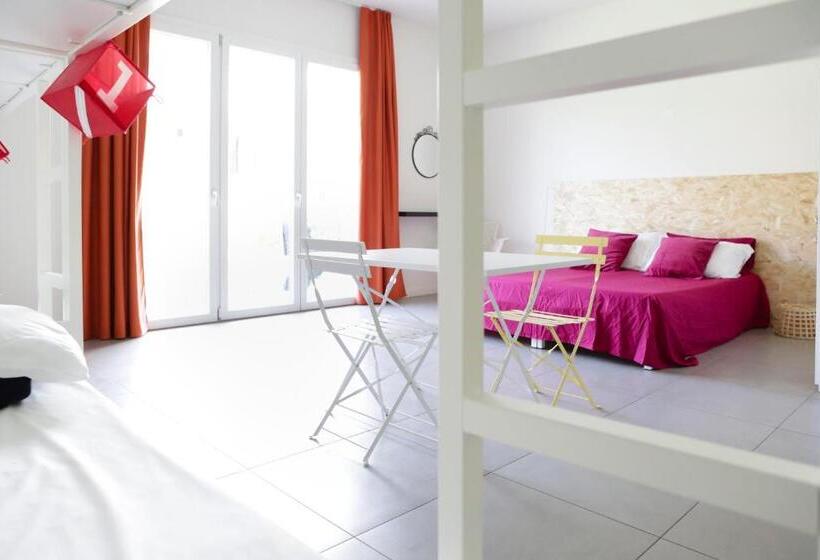 اتاق استاندارد, Meet Gardalake Hostel