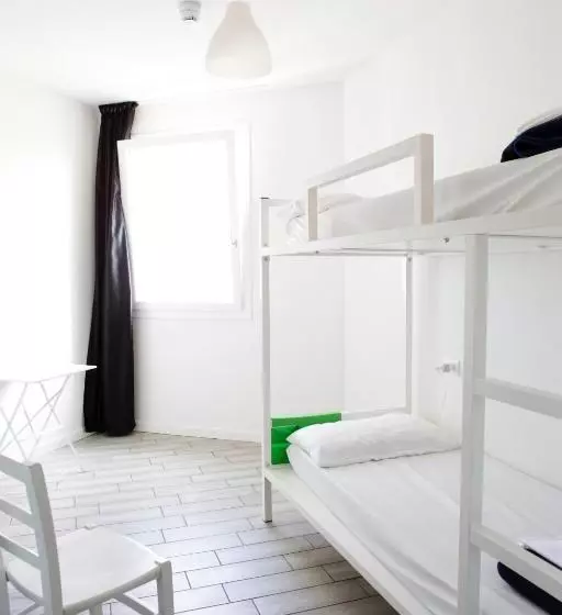 エコノミールーム, Meet Gardalake Hostel