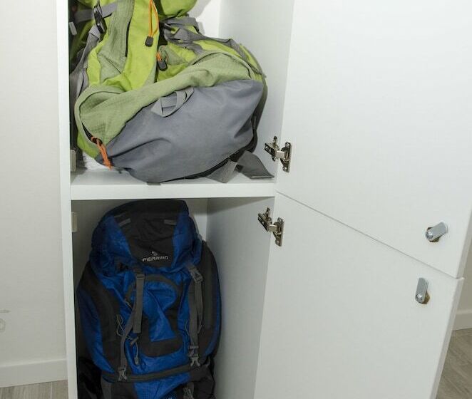 اتاق استاندارد, Meet Gardalake Hostel