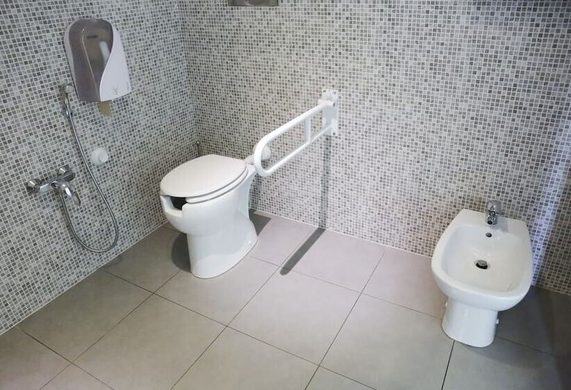 اتاق استاندارد چهار تخته, Meet Gardalake Hostel