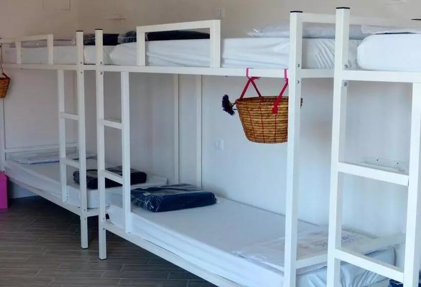 スタンダードルーム, Meet Gardalake Hostel