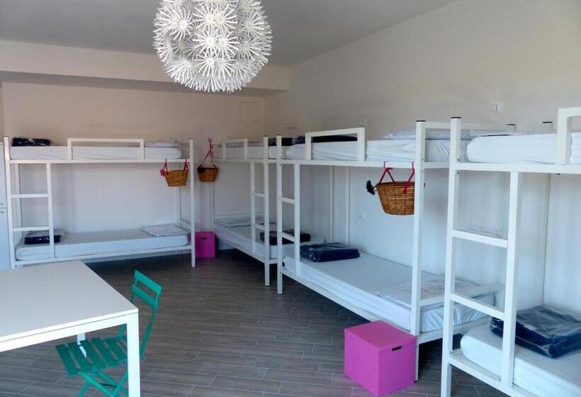 اتاق استاندارد, Meet Gardalake Hostel