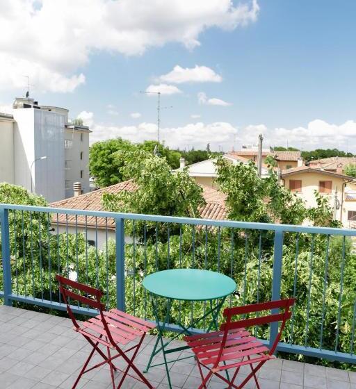 اتاق استاندارد, Meet Gardalake Hostel