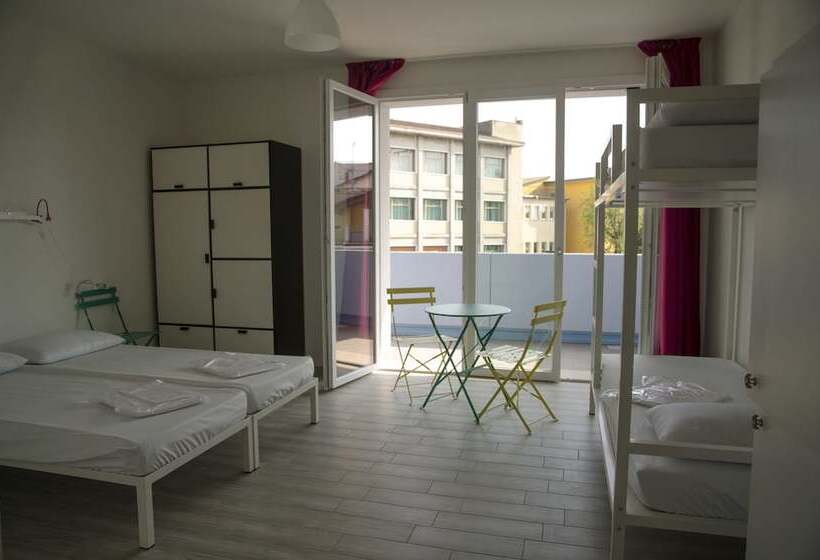 スタンダード４人部屋, Meet Gardalake Hostel