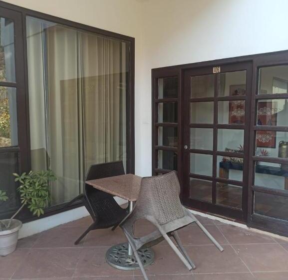 Habitaci�n Est�ndar Abuhardillada, Woodsmoke Retreat