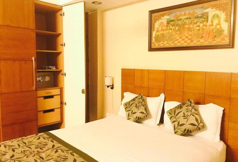 Suite Deluxe, Skylink Suites Bed & Breakfast