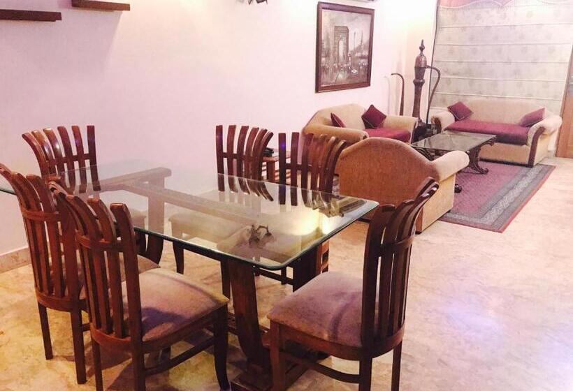 Suite Deluxe, Skylink Suites Bed & Breakfast