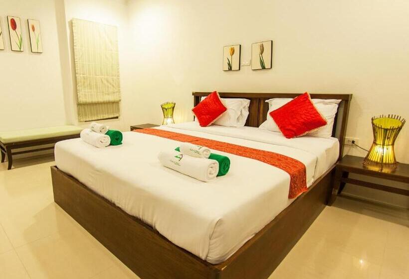 חדר דלוקס נוף בריכה, The Green Beach Resort