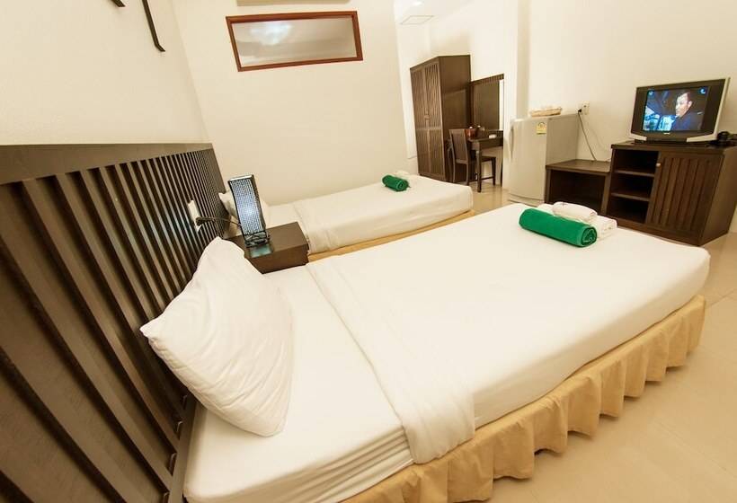 חדר סופריור נוף לבריכה, The Green Beach Resort