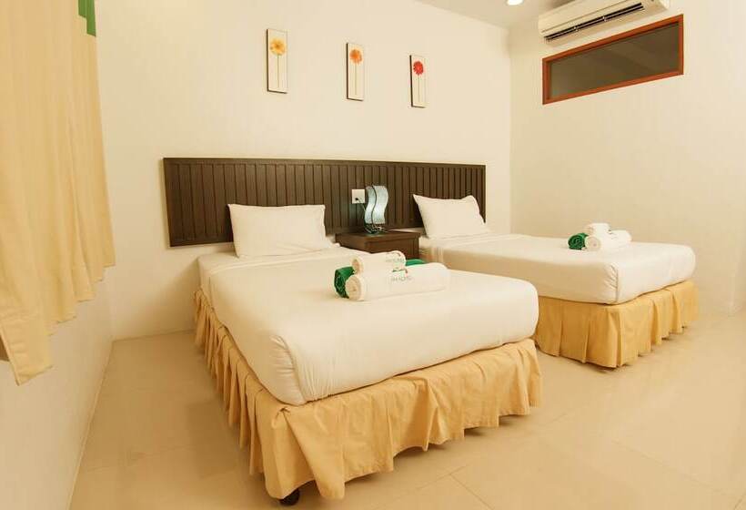 חדר סופריור נוף לבריכה, The Green Beach Resort