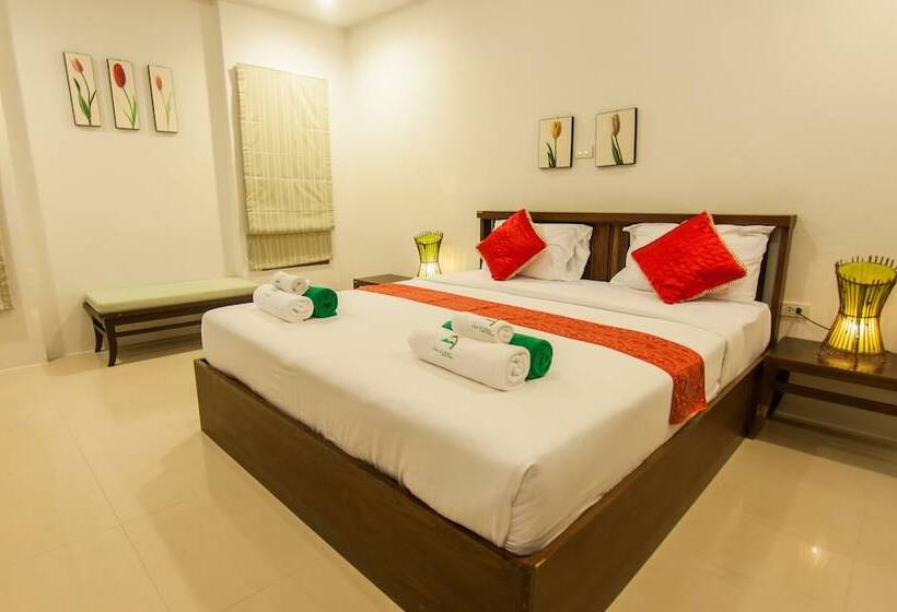 带泳池观景的豪华房, The Green Beach Resort