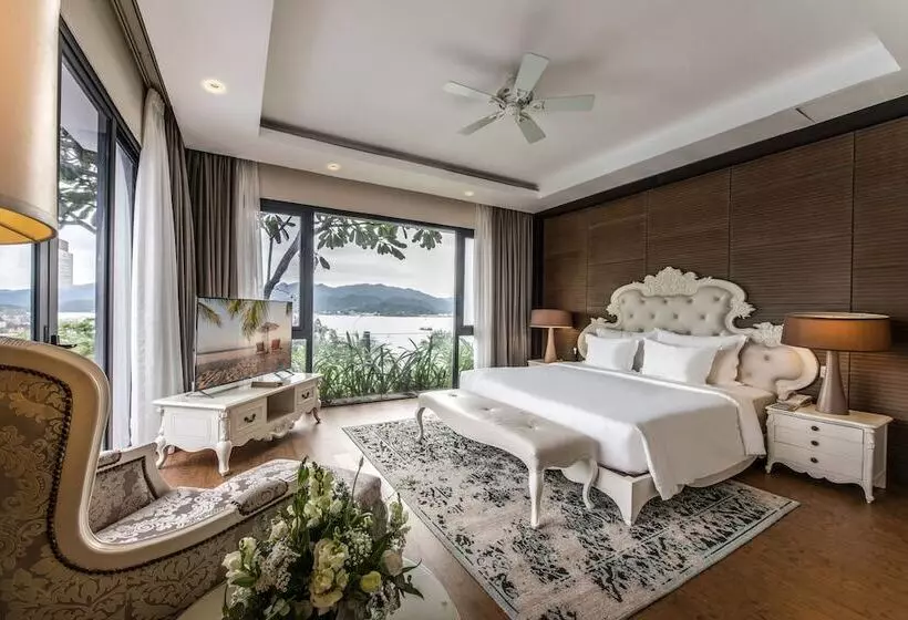 Villa 3 Makuuhuonetta Uima-allas, Vinpearl Resort & Spa Nha Trang Bay