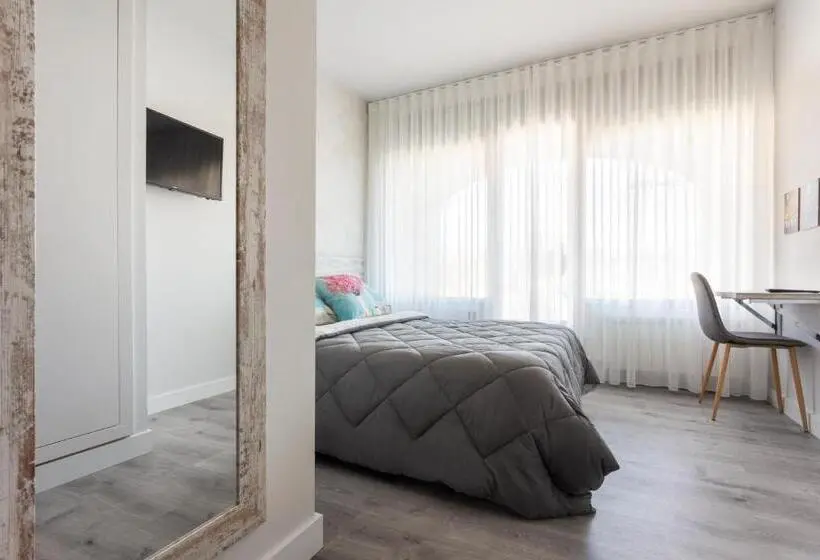 Standardzimmer mit Balkon, Espai Vidrà