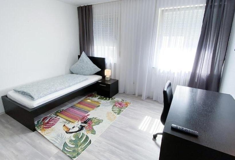 Номер Стандарт Трехместный, Garni Bad Café Bad Niedernau