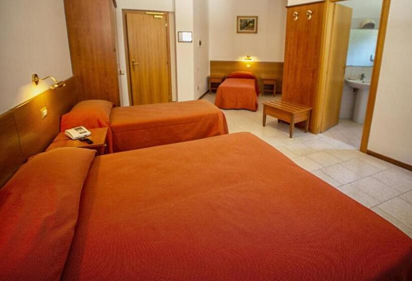 חדר סטנדרט לארבעה, Roccaporena & Margherita