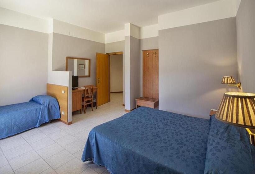 חדר סטנדרט לשלושה, Roccaporena & Margherita