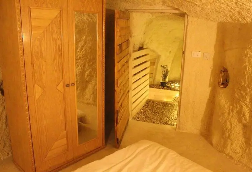 اتاق استاندارد, 7 Caves