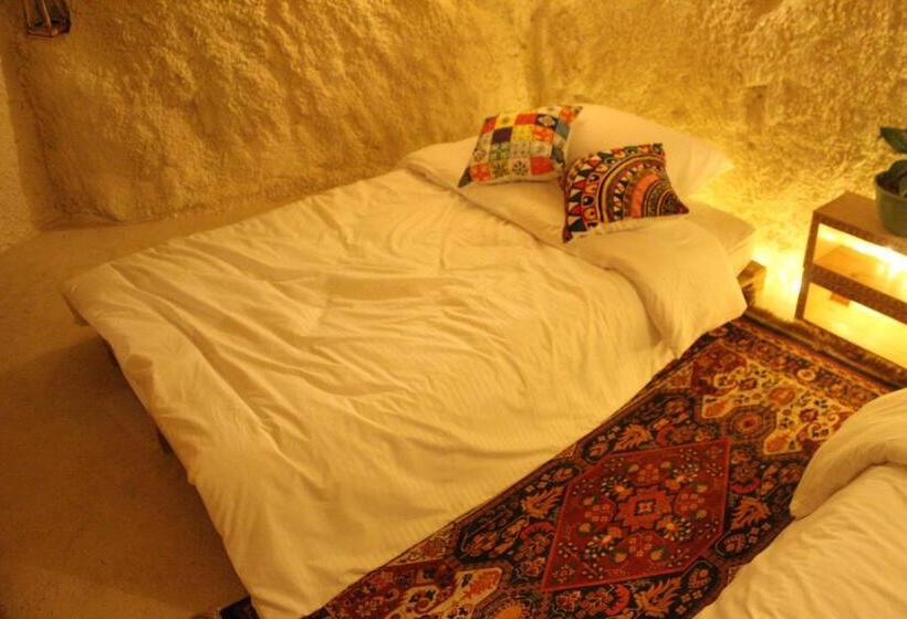 اتاق استاندارد, 7 Caves