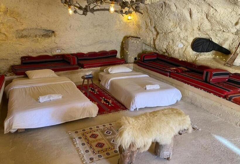 اتاق لوکس, 7 Caves