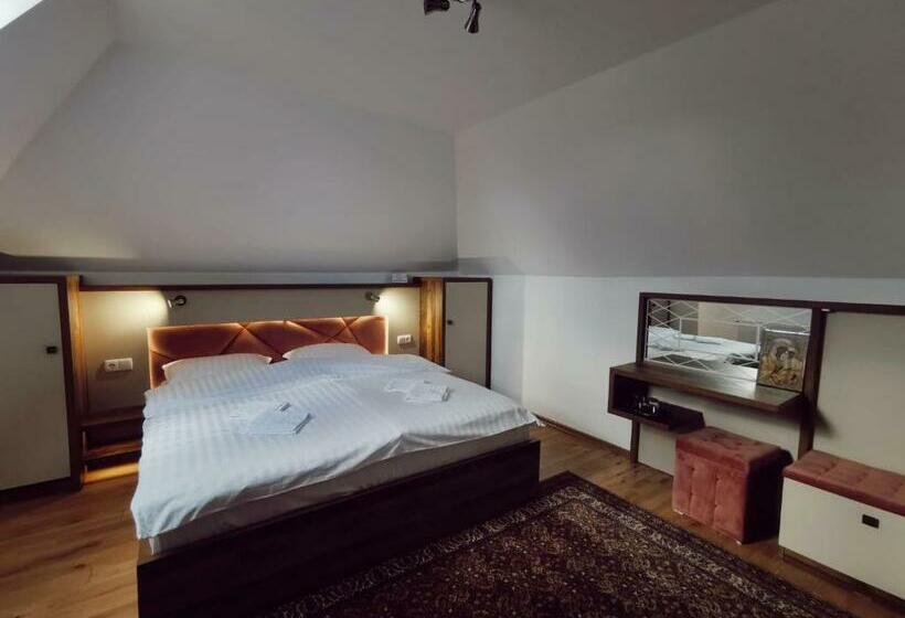 标准间, Vila Platon