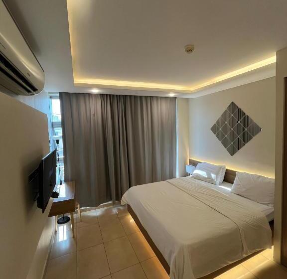 Deluxe Suite King Bed, 7 Days